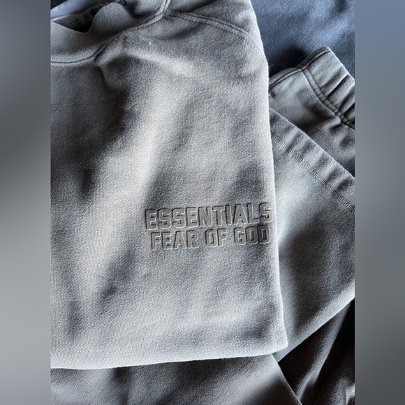 Essentials Set - Picture 3 of 6